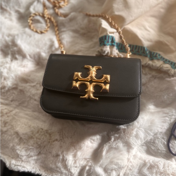 Tory Burch Black and Gold Crossbody Bag with Quilted Leather - Picture 3 of 15